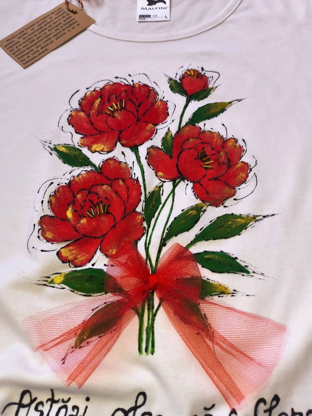 Tricou pictat manual