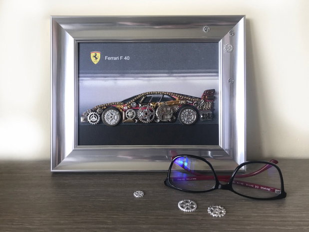 Masina model Ferrari F 40 Cod M 446・Tablou masini・Viteză și eleganță în colaj・Colaj cu mașini clasice・Automobile în detaliu