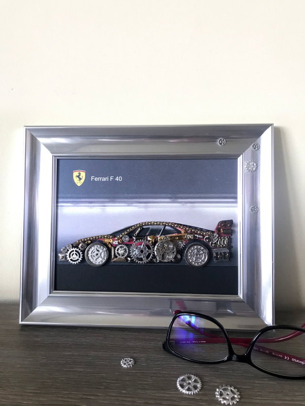 Masina model Ferrari F 40 Cod M 446・Tablou masini・Viteză și eleganță în colaj・Colaj cu mașini clasice・Automobile în detaliu