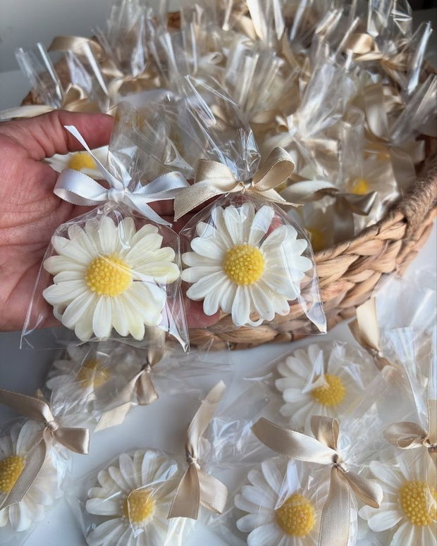 Marturii de Nunta, lumanare margareta alba, personalizata