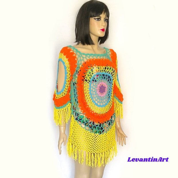 Rochie de plajă multicoloră croșetată manual, bikini cover up boho cu franjuri, tunică de vară handmade, mărime universală