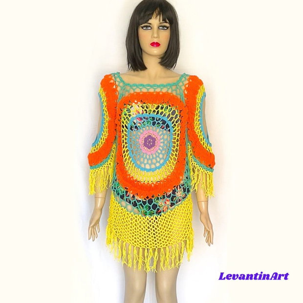 Rochie de plajă multicoloră croșetată manual, bikini cover up boho cu franjuri, tunică de vară handmade, mărime universală