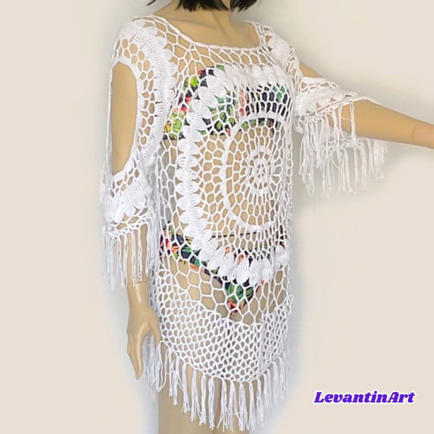 Rochie albă de plajă croșetată manual, bikini cover up elegant cu franjuri, tunică de vară handmade, mărime universală