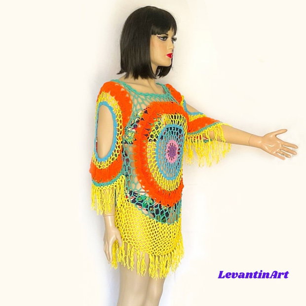 Rochie albă de plajă croșetată manual, bikini cover up elegant cu franjuri, tunică de vară handmade, mărime universală