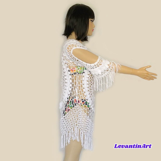 Rochie albă de plajă croșetată manual, bikini cover up elegant cu franjuri, tunică de vară handmade, mărime universală
