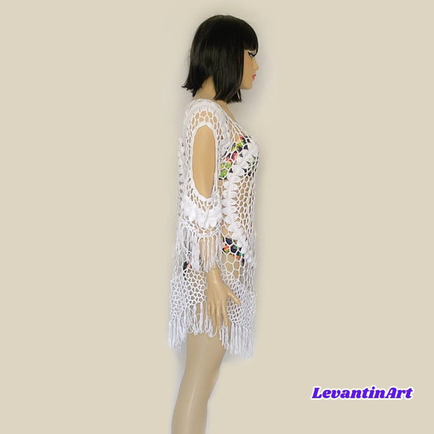 Rochie albă de plajă croșetată manual, bikini cover up elegant cu franjuri, tunică de vară handmade, mărime universală