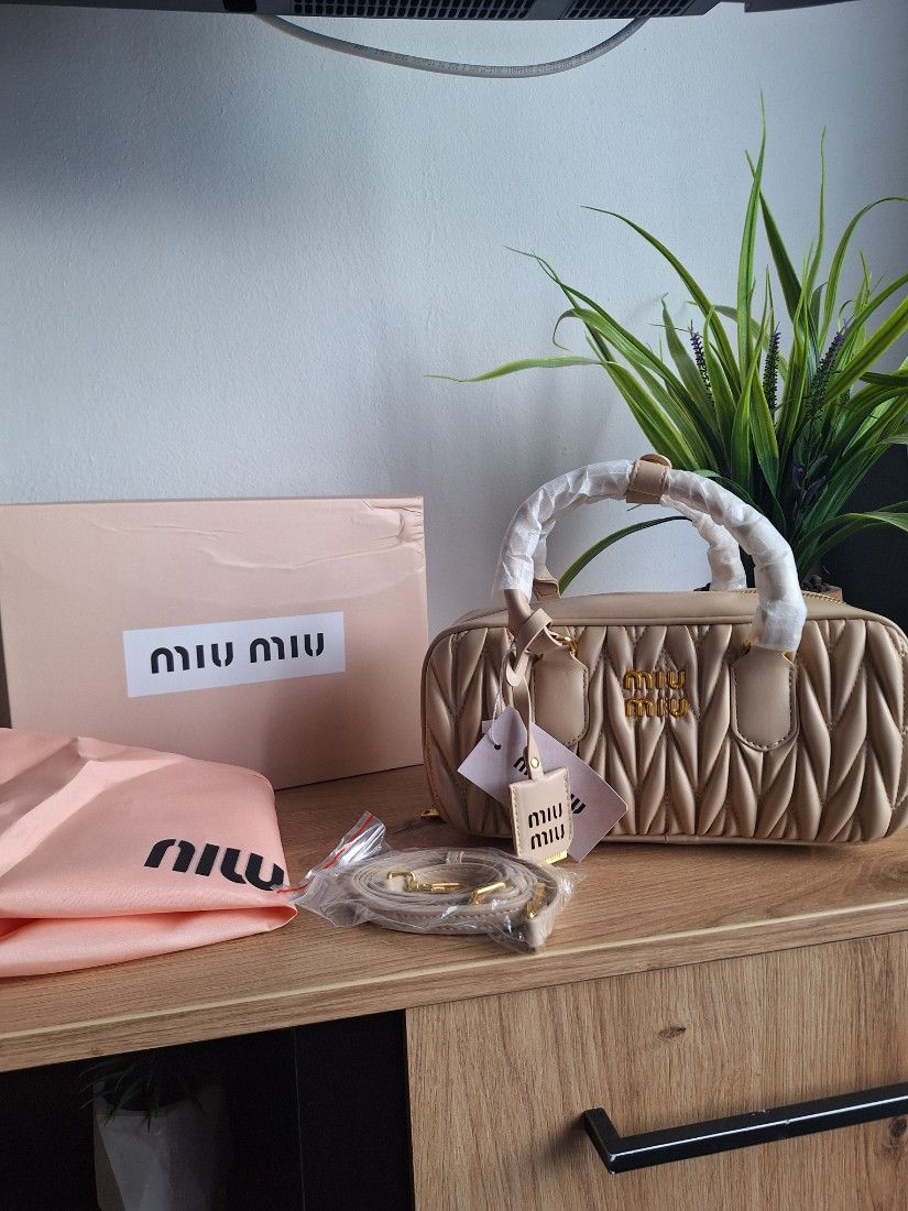 MIU MIU