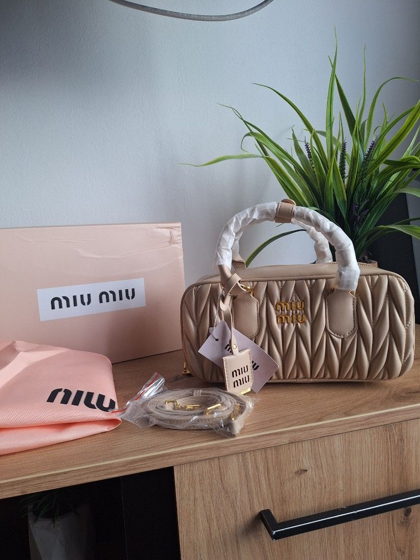 MIU MIU