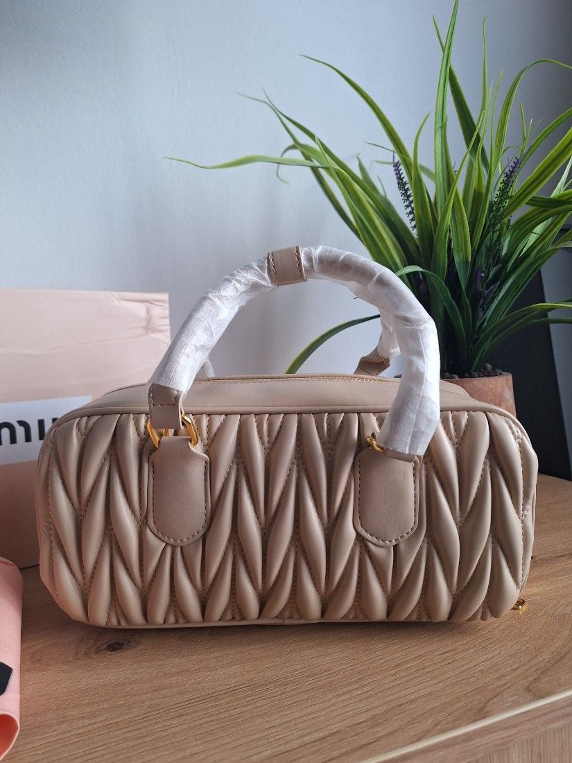MIU MIU