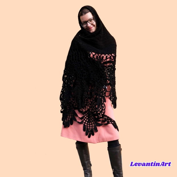 Șal croșetat manual negru evantai / Șal elegant damă, semicerc, handmade