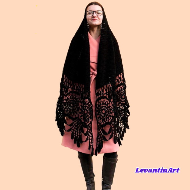 Șal croșetat manual negru evantai / Șal elegant damă, semicerc, handmade