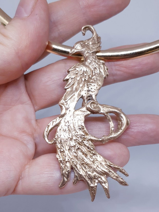 Pandantiv unicat, pasăre Phoenix modelata din bronz auriu