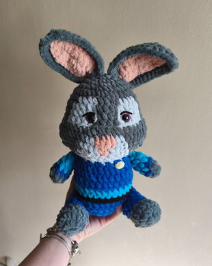Iepuraș polițist din pluș Judy Hopps, Jucărie croșetată manual Amigurumi