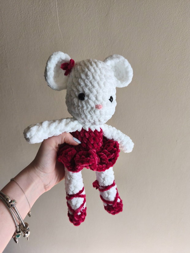 Șoricuță balerină din pluș, Jucărie croșetată manual Amigurumi