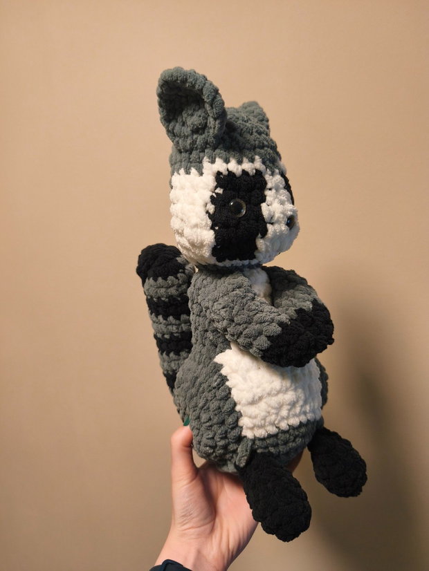 Raton pufos din pluș, Jucărie Amigurumi croșetată manual