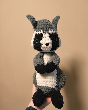 Raton pufos din pluș, Jucărie Amigurumi croșetată manual