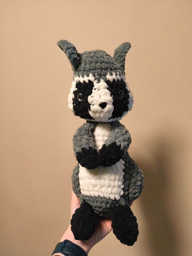 Raton pufos din pluș, Jucărie Amigurumi croșetată manual
