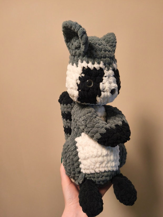Raton pufos din pluș, Jucărie Amigurumi croșetată manual