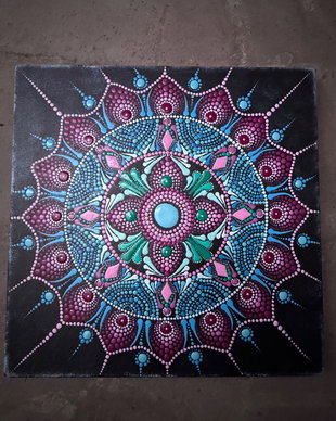 Mandala pictată manual