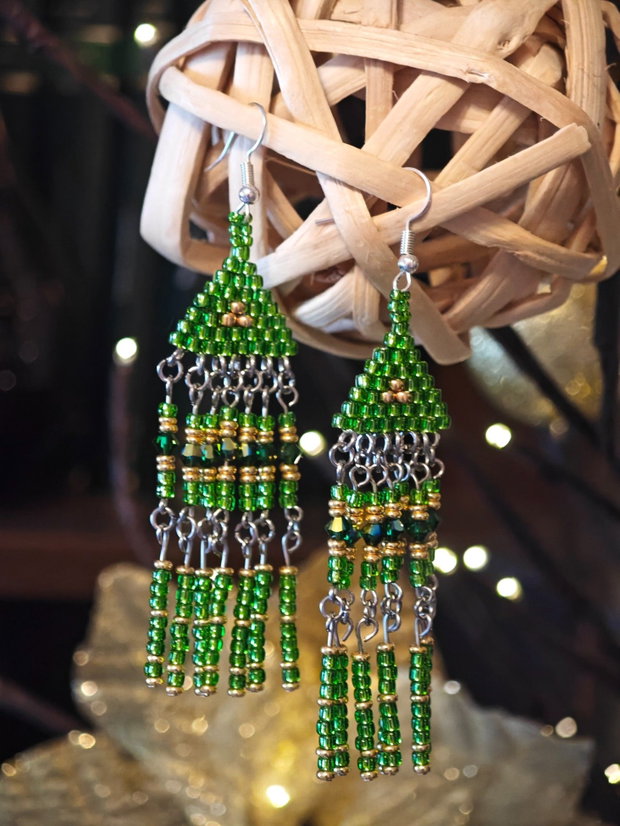 Cercei lungi verzi unicat din mărgele sticla Cehia și cristale Swarovski