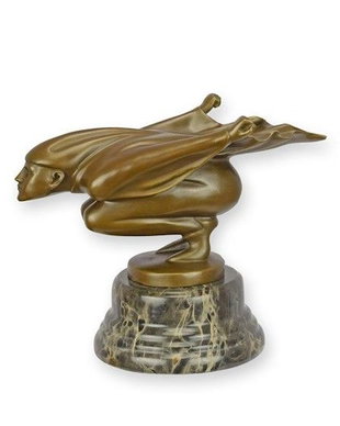 Joker-statueta din bronz cu un soclu din marmura