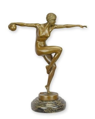 Dansatoare cu minge-statueta din bronz cu un soclu din marmura