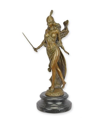 Amazoana-statueta din bronz cu un soclu din marmura