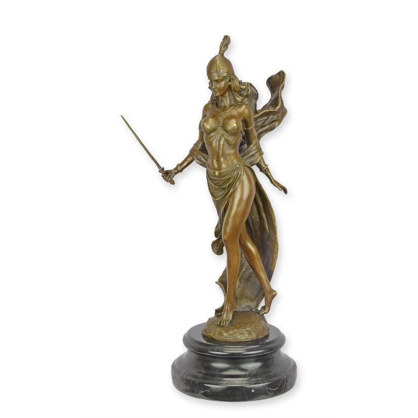 Amazoana-statueta din bronz cu un soclu din marmura