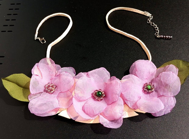 Colier diafan floral lila delicat
