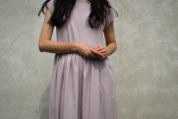 Rochie midi din amestec de in și bumbac în culori pastelate