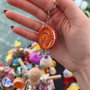 Breloc Oreo croșetat manual, Accesoriu dulce din fir anti-pilling