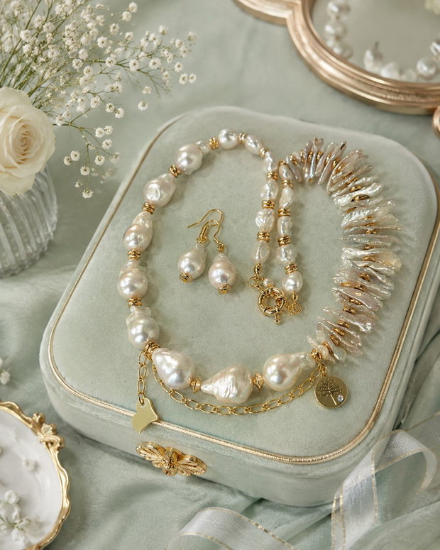 REZERVAT!!! SET~SOFT ELEGANCE~perle baroc,perle biwa,hematit electroplacat,accesorii placate cu aur,inox