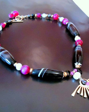 Bucuria vietii, colier agate striped/dungate, perle mari, zamac placat cu aur
