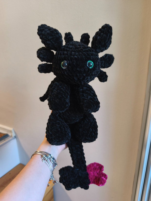 Jucărie croșetată manual Furia Nopții (Toothless) Pluș amigurumi din fir catifelat