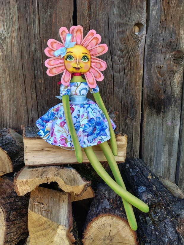 Papusa margareta roz