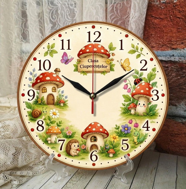 Ceas decorat manual - tema ciupercute
