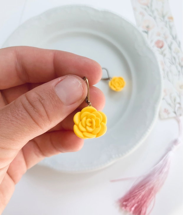 Cercei Yellow Roses