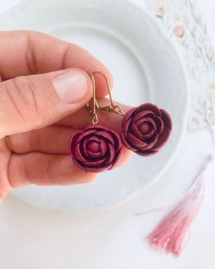 Cercei Burgundy roses