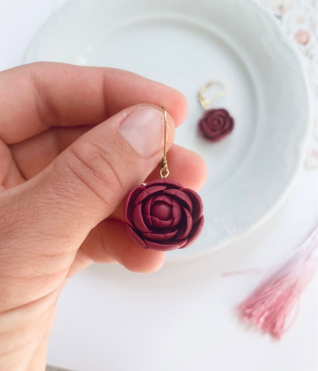 Cercei Burgundy roses