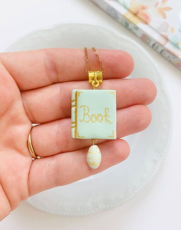 Colier Book