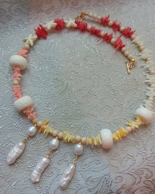 Colier coral,coral sponge alb,perle biwa,agate albe