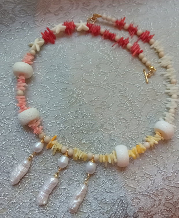 Colier coral,coral sponge alb,perle biwa,agate albe