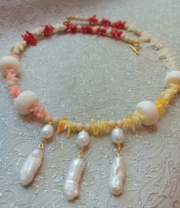 Colier coral,coral sponge alb,perle biwa,agate albe