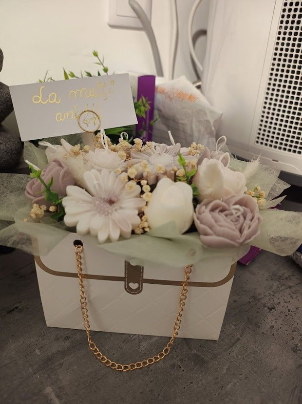 Buchet de flori din ceara