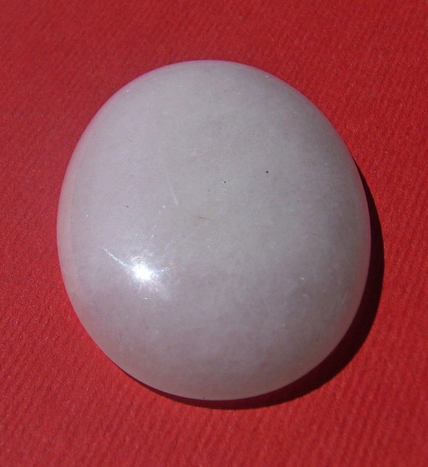 Jad alb cabochon aprox 40x30x7.5mm