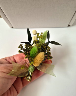 Flori de pus în piept / Cocarde invitați nuntă - flori naturale uscate și stabilizate , Lagurus și Eucalipt , Bej Verde