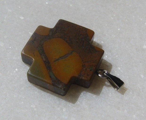 Pandantiv piatra semipretioasa aprox 20.5x20.5 mm(30 mm cu agatatoarea argintie)