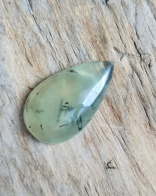 Cabochon prehnit, 26x15x6.5 mm