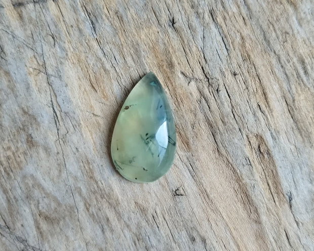 Cabochon prehnit, 26x15x6.5 mm