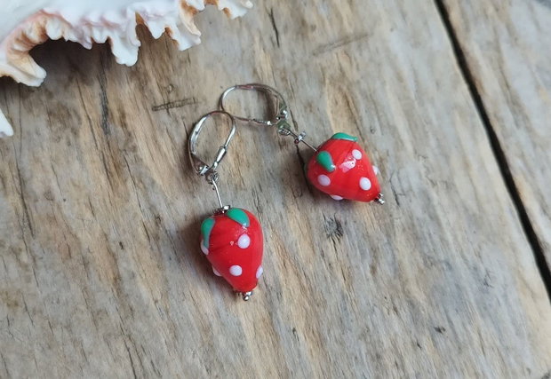 Capsuni delicioase! Cercei sticla lampwork, argint rodiat
